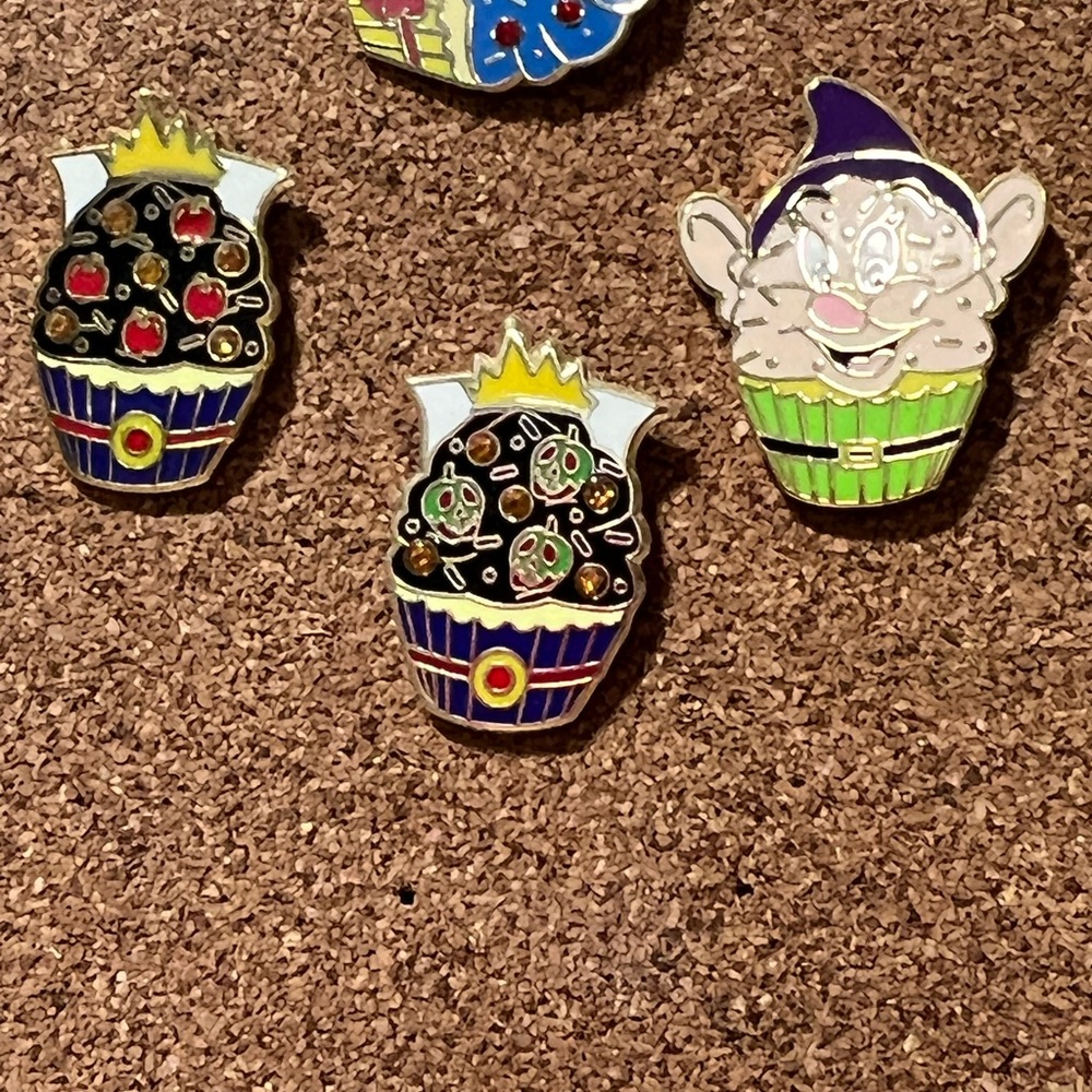 Snow White inspired cupcake pin